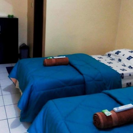 Aries Biru Resort Кисаруа Екстериор снимка