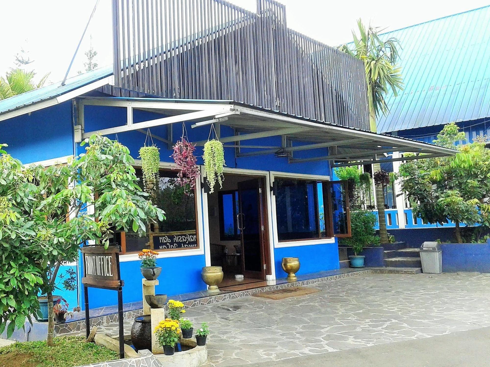 Aries Biru Resort Кисаруа Екстериор снимка